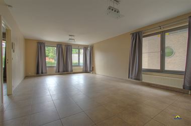 Instapklaar ruim gelijkvloers appartement in een recent appartementsgebouw Binnenhof 2 vlakbij het centrum. Alle comfort en kwaliteiten zijn aanwezig...