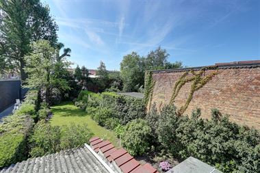 HOBOKEN - te koop - woning met grote "ZUID" tuin , 3 slaapkamers alsook combinatie woonst/kantoor mogelijk.
Omschrijving:
Gelijkvloers (+/- 1...