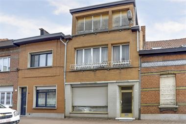 Te koop - handelshuis / woning thans ingedeeld als tweewoonst beschikkende over meer dan 220m² benutbare/bewoonbare oppervlakte - weliswaar te renov...