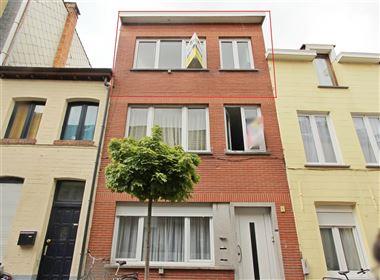 Gezellig licht op te frissen appartement nabij de historische binnenstad van Mechelen.
Ligging:
Dit appartement is gelegen in de Heembeemd op ee...