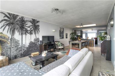 Ruime instapklare woning met 4 slaapkamers, garage en tuin :
Gelegen in een rustige straat vlakbij het dorpscentrum, op 5 minuten van de E34.
De won...