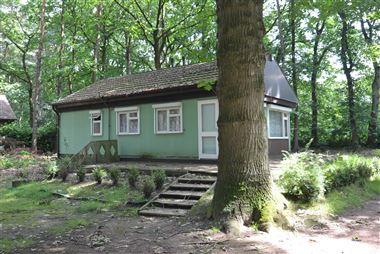 Te renoveren chaletwoning, gelegen op een perceel van ca. 4.087m², gelegen in het bos te Essen-Wildert.
EPC: 600 kWh/m² (vg,wg,gmo,gvkr,gvv)...