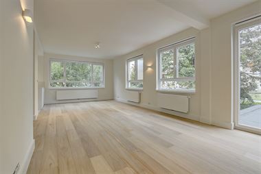 Luxueus HOB-appartement met 2 slpks gelegen in een klein gebouw in de Expo-wijk.
Totaalrenovatie 2019!
Gelijkvloers en eerste verdieping reeds verko...