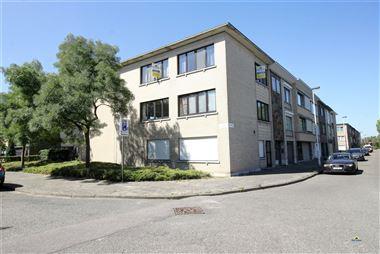 Rustig en goed gelegen appartement met twee slaapkamers en zonnig terras
Het appartement is centraal gelegen. Winkels, scholen, voetgangerstunnel en ...