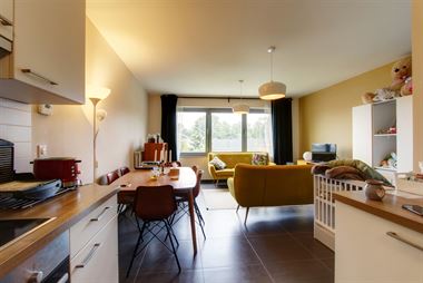Zeer tof en perfect afgewerkt recent 1-slaapkamer appartement (Bjr 2013), gelegen in een klein gebouw (slechts 3 appartementen, lage kosten!) in een r...