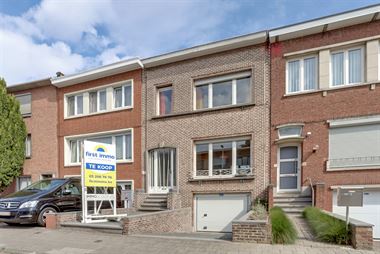 Zeer toffe en charmante bel-etage woning met 3 slaapkamers en een gezellige tuin van ca 60 m² en garage! Gelegen in een gezellige straat in Borgerhou...