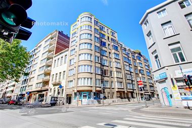 Zeer ruim bemeubeld 3-slaapkamer appartement van ca 110m² op de Belgiëlei, gelegen op de bovenste (7de) verdieping van een goed onderhouden gebouw. ...