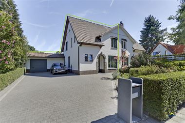 IN OPTIE verzorgde half open bebouwing in een rustige, kindvriendelijke en groene omgeving Via de inkomhal komt u in de gezellige woonkamer met veel ...