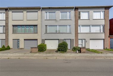 Te koop - woning - Ekeren - goed onderhouden ééngezinswoning met 7m! voorgevelbreedte wat maakt dat de leeftruimte alsook de verdeling van ruimte on...
