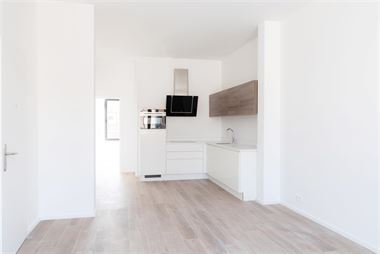 Prachtig en zeer luxueus appartement met 2 slaapkamers en een terras op de 2de verdieping van een topgebouw gelegen in een rustige straat vol herenhui...