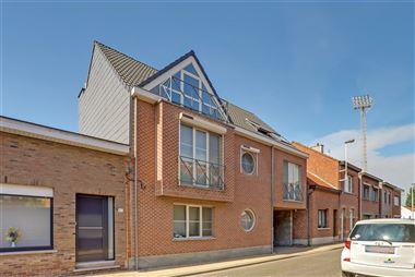 Gelijkvloersappartement/studio in het bruisende centrum van Kapellen. Dit instapklaar appartement bevindt zich op wandelafstand van openbaar vervoer, ...