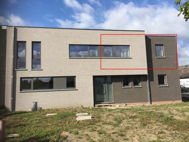 Nieuwbouw appartement met 2 slaapkamers, ruim terras en parking nabij het centrum van Puurs.
Rustig gelegen nieuwbouw-appartement nabij het centrum...