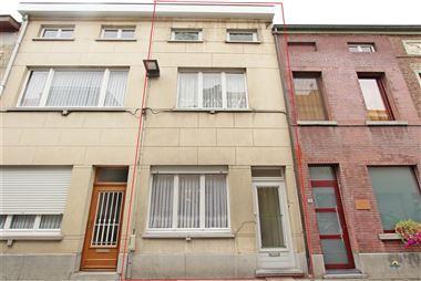 Gezellige te renoveren rijwoning met prachtige zuid gerichte stadstuin.
LIGGING
De woning is gelegen in de binnenstad van Mechelen op 5min wande...
