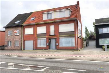 Ruim appartement op het gelijkvloers centraal gelegen te Oostmalle. Het appartement beschikt over een gemeenschappelijke inkomhal, leefruimte, ingeric...