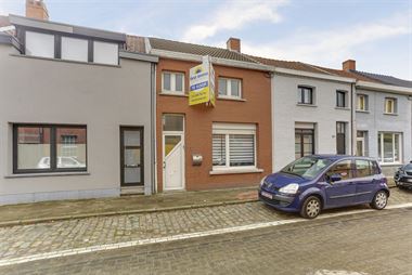 Te koop - Ekeren / Mariaburg - centraal gelegen ééngzinswoning met 2/3 slaapkamers en zonsgeoriënteerde tuin - per direct nabij winkels / openbaar ...