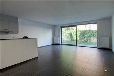 Gelijkvloers appartement van 92 m² TE HUUR
Het appartement is gelegen in het hart van Sint Niklaas op wandelafstand van winkels, uitgangsleven, he...