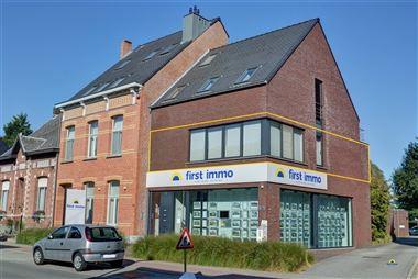 Gezellig, instapklaar appartement gelegen in het centrum van Kalmthout! Dit appartement is ingericht met ruime woonkamer, volledig ingerichte open keu...