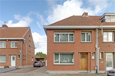 Te renoveren HOB met 3 slaapkamers, garage, zolder met mogelijkheden met uitzicht op de Schelde
Gelegen nabij het dorpscentrum, winkels, scholen e...