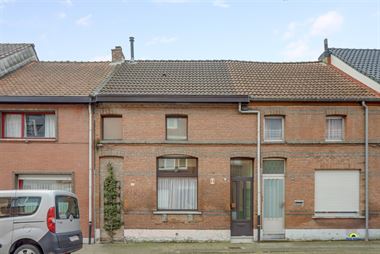 TE KOOP: rijwoning met achteruitgang in het centrum van Burcht en garage
Deze woning is gelegen in de dorpskom van Burcht. Dichtbij scholen en een...