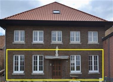 Gerenoveerd gelijkvloers appartement gelegen te Essen-Hoek. Het appartement beschikt over een leefruimte, ingerichte keuken, 2 slaapkamers, badkamer m...