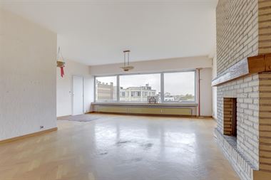 Zeer ruim 2 tot 3-slaapkamer appartement van ca 130m² met leuk terras op de Belgiëlei, gelegen op de 7de verdieping met een prachtig panoramisch zic...