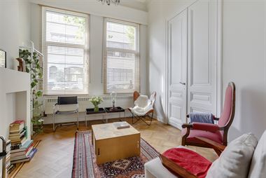 Prachtige herenwoning met 4 tot 6 slaapkamers en gezellige stadstuin, gelegen in een rustige enkelrichtingstraat vol statige burger- en herenwoningen....