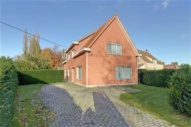 Rustig gelegen woning, in een groene omgeving en toch dichtbij het centrum van Bornem
Rustig gelegen woning en toch vlakbij het centrum van Bornem ...