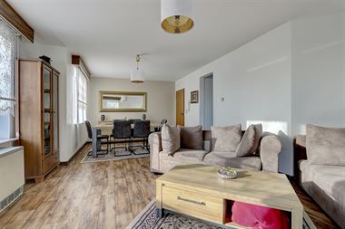 Hoek appartement met 2 slaapkamers te koop op de hoek van de Abdijstraat te Antwerpen (2020).
Dit appartement is gelegen nabij tal van invalswegen en...