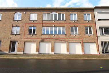 Ruim appartement met garage in centrum Burcht:
Centraal gelegen in de Idsteinlaan te Burcht. Scholen, winkels en openbaar vervoer zijn vlakbij.
E17 ...