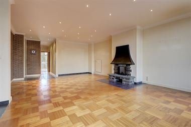 Ruim appartement met 2-3 slaapkamers en autostaanplaats in wijk Neerland.
Dit appartement is gelegen op de eerste verdieping van een gebouw aan de ...