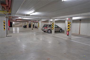 Autostaanplaatsen onder de nieuwbouwresidentie Thilda, gelegen op een zeer goede locatie in het centrum van Heide.
DIVERSEN:
- Nog 5 autostaanplaa...