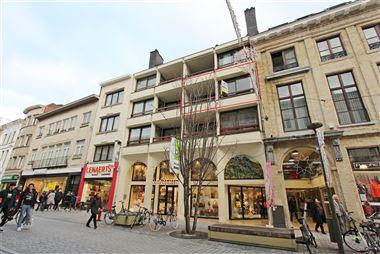 Gezellige te renoveren studio van 30m² in het hartje van Mechelen.
Deze studio is gelegen in de populairste winkelstraat van Mechelen, de Bruul. ...