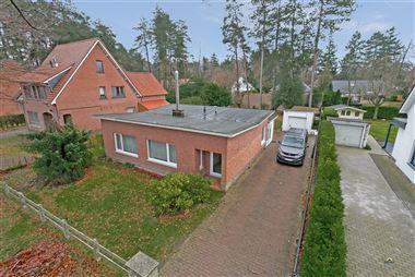 Zeer gunstig gelegen gelijkvloerswoning met 1 slaapkamer, op een perceel van 801m². EPC: 695 kWh/m² (vg, wg, gmo, gvkr, gvv)...