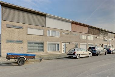 Huis met 3 slaapkamers en tuin te koop in Antwerpen Kiel.
Dit huis is gelegen aan de Lodewijk De Raetstraat in Antwerpen Kiel. In de nabije omgevin...