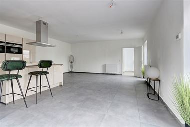 Recent gerenoveerd hoek huis met 3 slaapkamers en tuin.
Dit huis is gelegen in de Langlaarsteenweg te Aartselaar. In de directe nabijheid vinden we z...