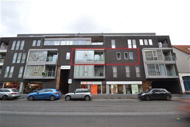 Prachtig centraal gelegen nieuwbouwappartement met lift, voorzien van open keuken, 2 slpks en autostaanplaats....
