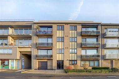 Te koop - Deurne - Jan Welterslaan 31 - ruim appartement op 2de verdieping (met lift) in een recenter gebouw °1991 met 2 slaapkamers en garagebox als...