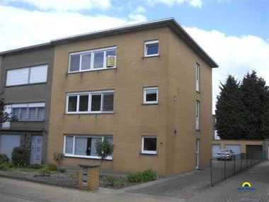 Modern ingericht appartement met 3 slaapkamers, garage en een parkeerplaats in een rustige wijk in Hoevenen.
Het appartement is gelegen op de tweede...