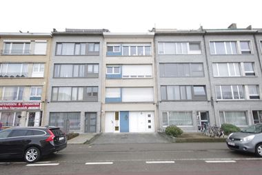 Te koop - opbrengsteigendom - appartementsgebouw - Ter Heydelaan 240 in Deurne - per direct gelegen aan winkels (Delhaize) en openbaar vervoer, welke ...