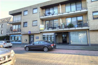 Verzorgd en comfortabel appartement met autostaanplaats in Burcht.
Gelegen in een residentiële en rustige buurt vlakbij scholen, centrum, winkels en...