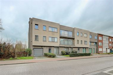 Appartement 3 slaapkamers en terras, inclusief ondergrondse garagebox te huur in Wilrijk.
Dit appartement bevindt zich op een eerste verdieping en ...