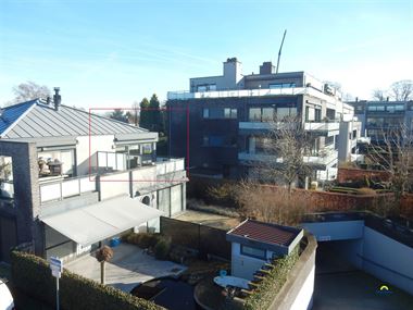 Gezellig appartement met groot zonneterras op het zuiden én zicht op de Sint-Catharinatoren te koop in hartje Hoogstraten! EPC: 266 kWh/m² (vg,wg,...