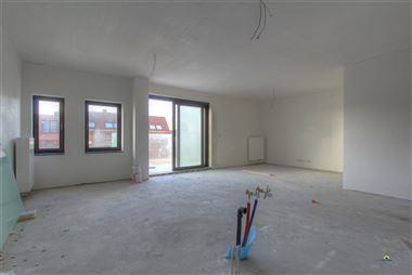 Nieuwbouwappartement met 2 slaapkamers, autostaanplaats en ruim terras met zicht op de Rupel. Het appartement is gelegen op de tweede verdieping en be...