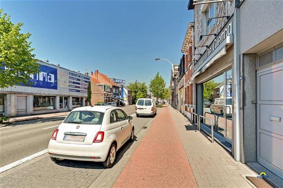 Winkel/PROJECT pand MET GROTE VISIBILIETEIT!, op een perceel van ca. 535m² gelegen in het centrum van Kapellen.
Het pand kan voor verschillende doel...
