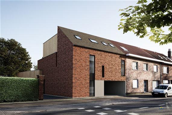 Het project voorziet 3 unieke appartementen met telkens 2 slaapkamers, ruime leefruimte en een mooie tuin of terras.
Dit knap staaltje architectuur ...